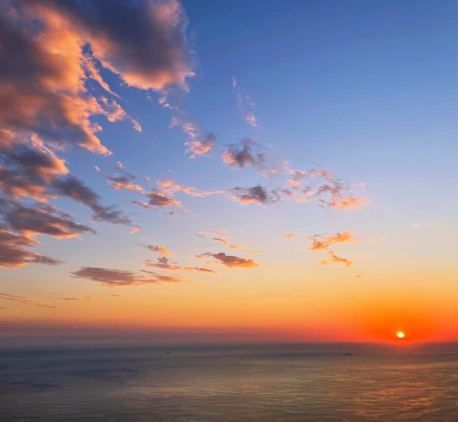 Privately Guided Sunset/Sunrise Hike Lions Head, (Pickup) - Why Lion’s Head is the Cape Town hike people won’t stop talking about