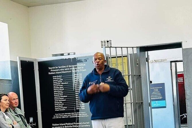 Robben Island Adventure with Pre-Booked Tickets Full Tour - The guide matters: what I’d watch for