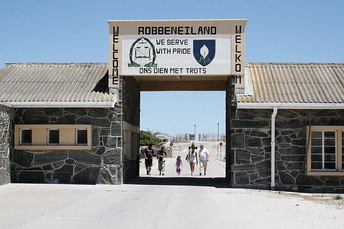 Robben Island and Table Mountain Cableway with Bo-Kaap Day Tour - Cape Town Central pickup: easy start, fewer moving parts