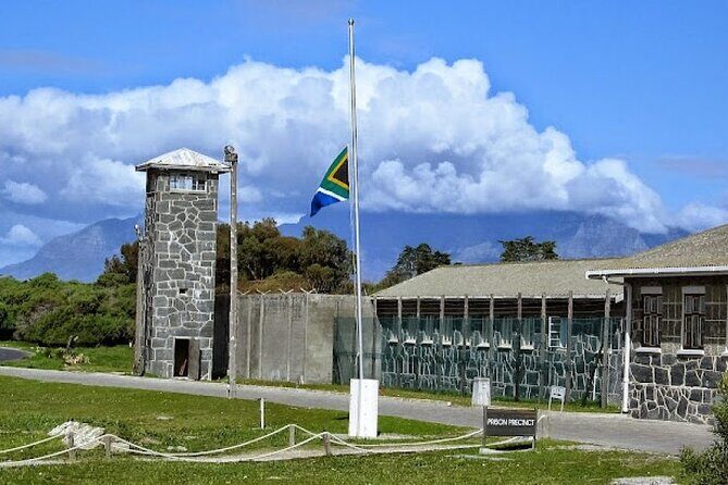 Robben Island ,Kirstenbosch Gardens and Groot Constantia. - Private tour promise: what it likely means in practice
