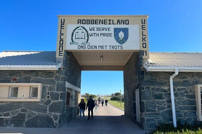 Robben Island, Kirstenbosch wine tasting Tour - Groot Constantia: first wine farm vibes, with tastings as the optional add-on
