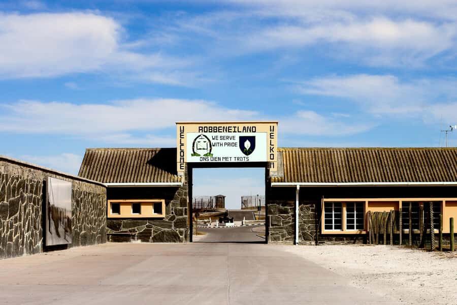 ROBBEN ISLAND MUSEUM TOUR, WITH OPTIONAL LAST MINUTE TICKETS - Bus Stops You Might Not Expect: Sobukwe and the Limestone Quarry