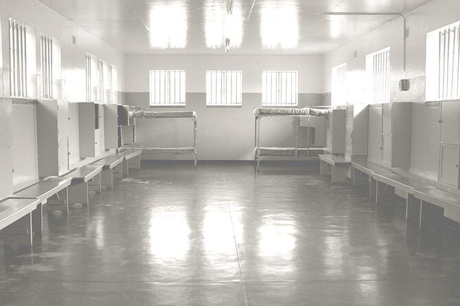 Robben Island Nelson Mandela's Prison Museum and Table Mountain Plus All Tickets - Comfort, group size, and how the day flows (8 hours, roughly)