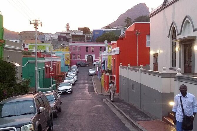 Robben Island Table Mountain and Kirstenbosch Sharing group tour - Hotel pickup, air-conditioned van, and Roland’s storytelling style