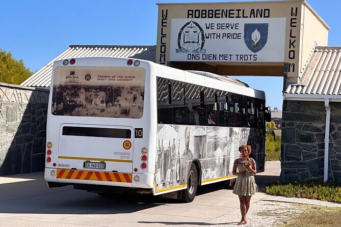 Robben Island & Table Mountain Pre Booked Tickets With Hotel Pick Up & Drop Off - Table Mountain by cable car: views, timing, and weather reality