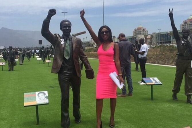 Robben Island Tour Alternative with Tickets:Long March to Freedom - The Mandela Photo Moment and Other Statue Details That Make It Real