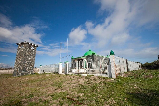 Robben Island with Tickets & Iconic Table Mountain Full Day Tour - Robben Island: hearing the island from a former political prisoner