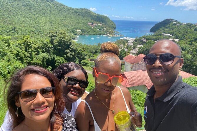 Soufriere Private Tour - Pitons in 10 minutes: the photo stop that sets the tone