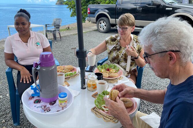 Soufriere vibes Tour ( pick up Rodney bay,St.Lucia) - Stop 3: Tet Paul Nature Trail and the Pitons view window