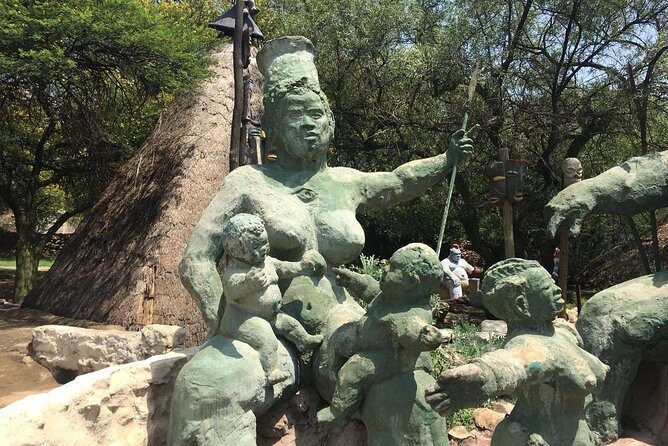 Soweto and Apartheid Museum day Tour - Soweto: Guided Walking and Photo Stops That Make Places Make Sense