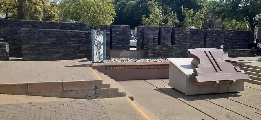 Soweto and apartheid museum tour(Half-day) - Mandela House Museum: A More Personal After-Beat