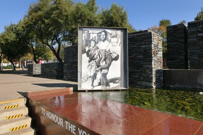 Soweto Apartheid Museum and Lunch - Stop 1: Soweto Highlights on Mandela House, Vilakazi Street, and Orlando Towers