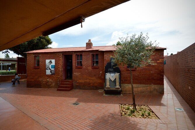 Soweto Apartheid Museum and Lunch - Mandela House: A Modest Home With Major Meaning