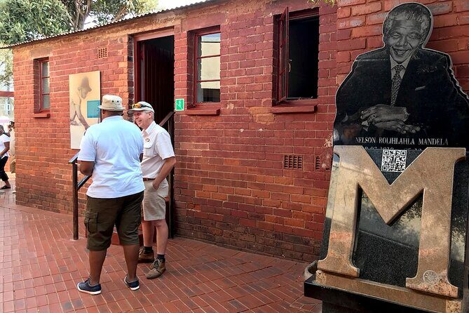 Soweto Apartheid Museum and Lunch - Lunch on Vilakazi Street at Sakhumzi Restaurant