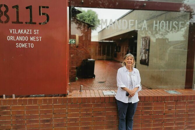 Soweto, Mandela House, Apartheid Musem, Constitutional Court - What you see while driving: CBD views, gold mine dumps, and fast context