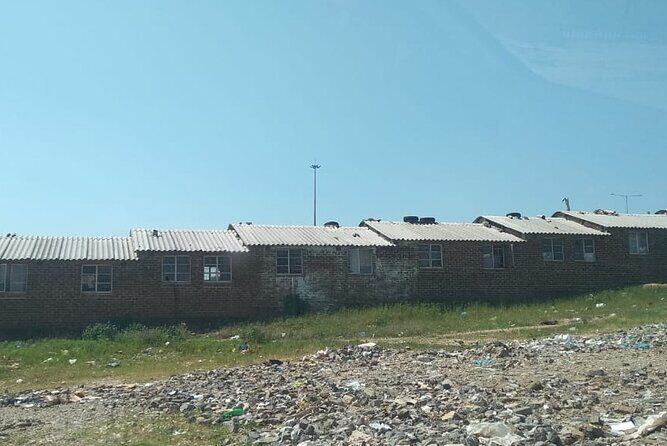 Soweto Private half day tour - Orlando Towers and Diepkloof: a landmark with an industrial backstory