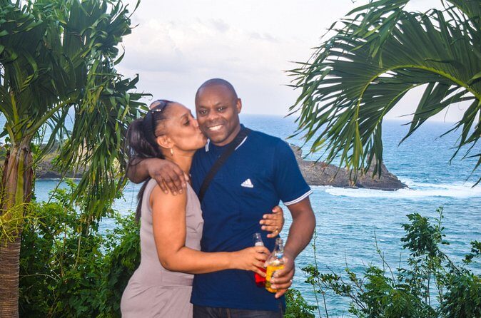 St Lucia Airport Transfer Roundtrip from Hewanorra (UVF) - What the Best Driver Service Feels Like (Duri’s Example)