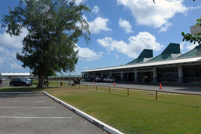 St. Lucia Private Airport Transfers from UVF (GROUPS of 4) - Departure day: the pickup that makes check-out less painful