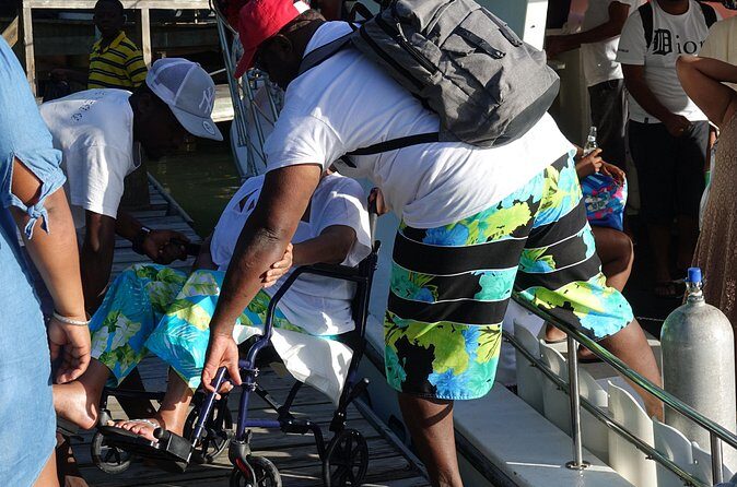 St Lucia Snorkeling Tour with Lunch - Lunch on board: buffet reality, plus what to know
