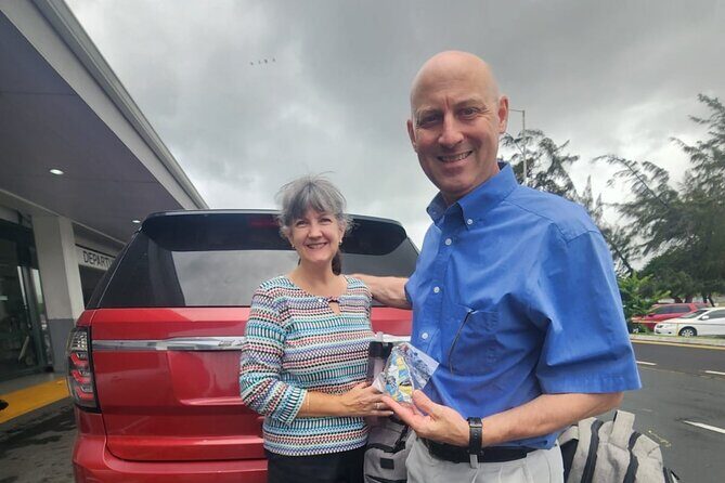 St. Lucia UVF Airport Transfers - Roundtrip with Free Souvenirs - Arrival ride: A/C comfort, chilled water, and the easy start