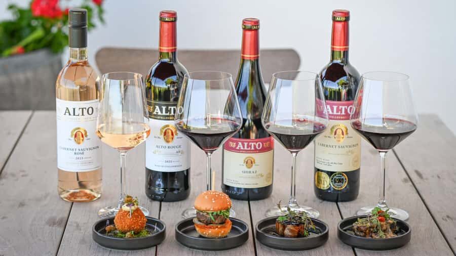 Stellenbosch: All-inclusive Private Wine Tour & Tastings - Getting Oriented: Town Walk-By, Cape Dutch Buildings, and Local Culture