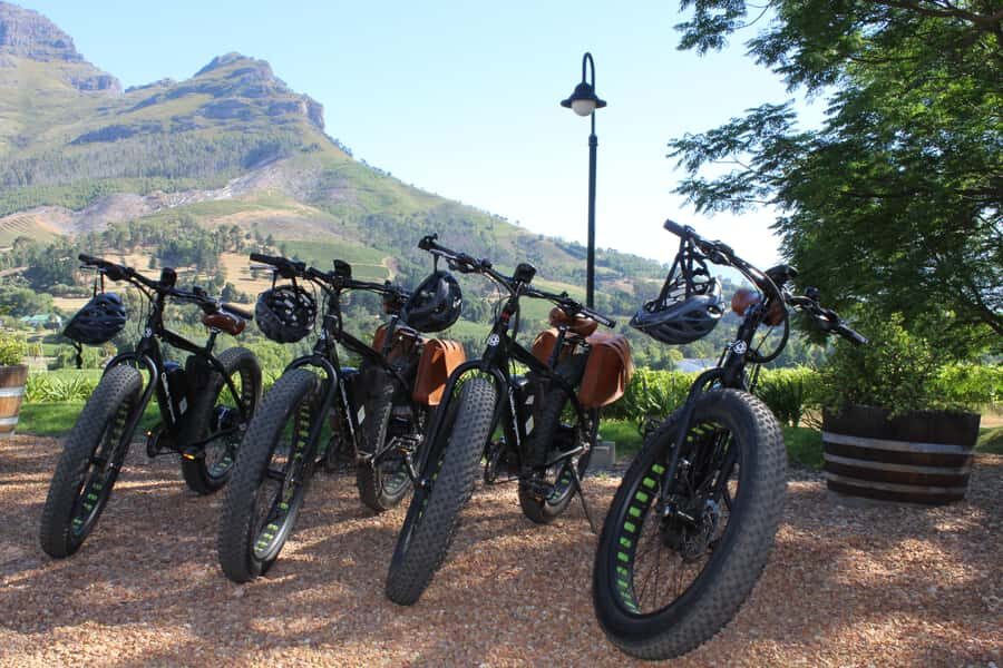 Stellenbosch: Countryside Banhoek valley E-Bike Wine Tour - Getting started at Banhoek Chilli Oil Company