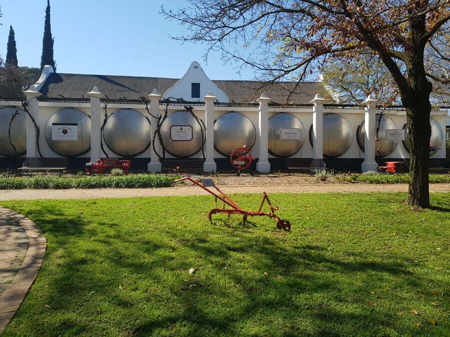 Stellenbosch: Hop-On Hop-Off Northern Route Wine Tour - Wine Tastings and Costs: How to Taste Without Getting Frazzled