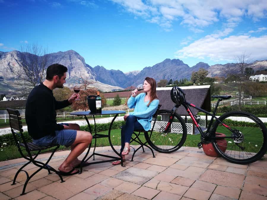 Stellenbosch: Stellenbosch Private E-Bike & Wine Tour - Banghoek Valley by e-bike: the ride that fits a wine day