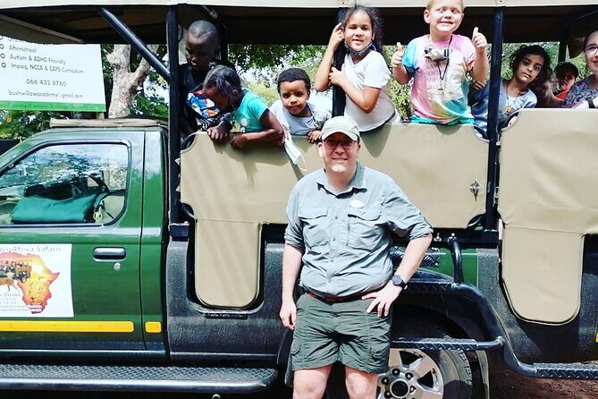 Sunrise Safari - The first stretch in the park: breakfast stop and getting ready to spot animals