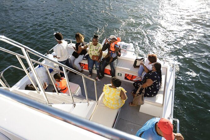 Sunset Boat Cruise Cape Town - Included drinks and the cash bar reality check