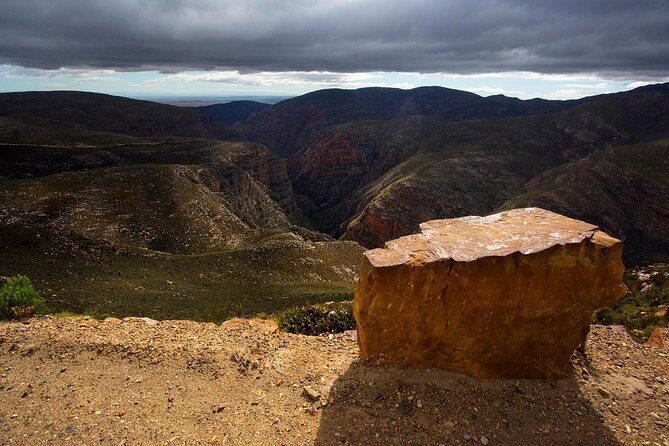 Swartberg Pass Tour including Traditional Karoo Lunch - Entering Swartberg Pass: what the 30-minute hike actually feels like