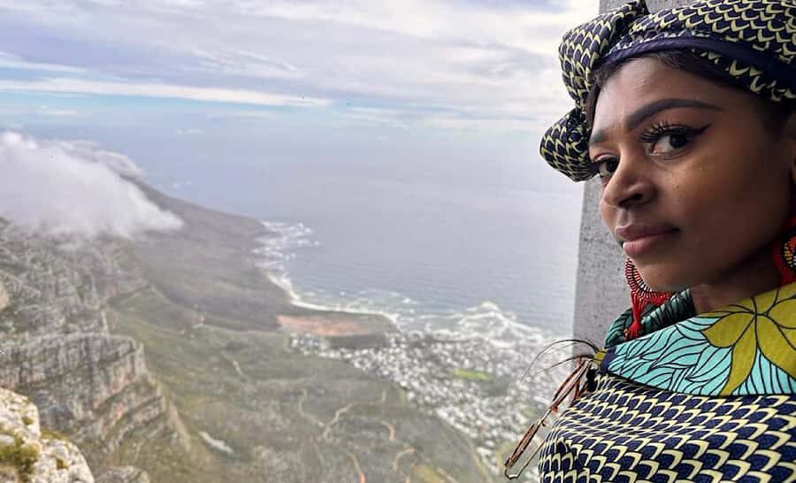 Table Mountain, Boulder's Penguins & Cape Point Private Tour - Chapmans Peak Drive: Ocean on One Side, Mountains on the Other