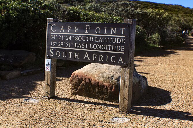 Table Mountain, Chapmans Peak Drive, Cape Point & Penguins - Simon’s Town: a scenic town break and a good lunch option