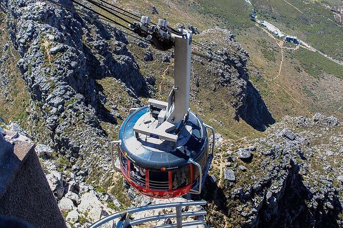 Table Mountain Tour - The ride up: cable car timing and why fast-track matters