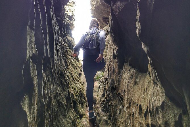 Table Mountain: Tranquility Cracks Full Day Hike - The Famous Overhanging Rock Photo Stop