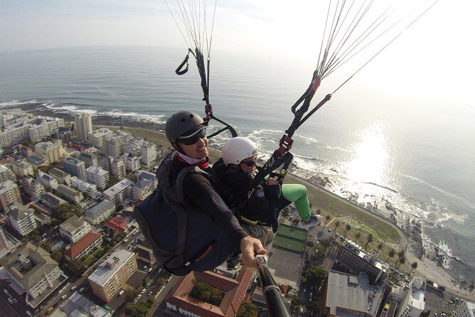 Tandem Paragliding Cape Town Experience TABLE MOUNTAIN PARAGLIDE - Where you launch: Signal Hill versus Lion’s Head