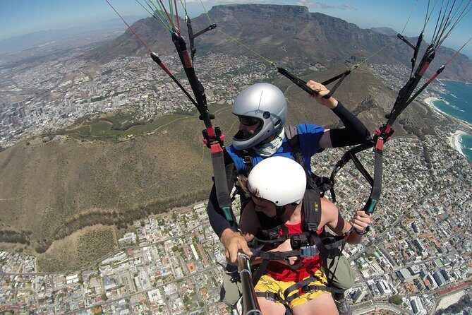 Tandem Paragliding Cape Town Experience TABLE MOUNTAIN PARAGLIDE - What to wear and what to do before you fly