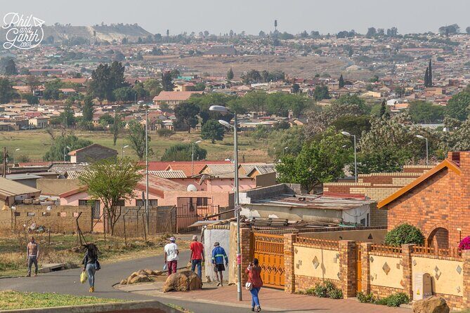 Ultimate Johannesburg Soweto Experience with Apartheid Museum - Mandela House (30 minutes): worth seeing, but tickets are extra