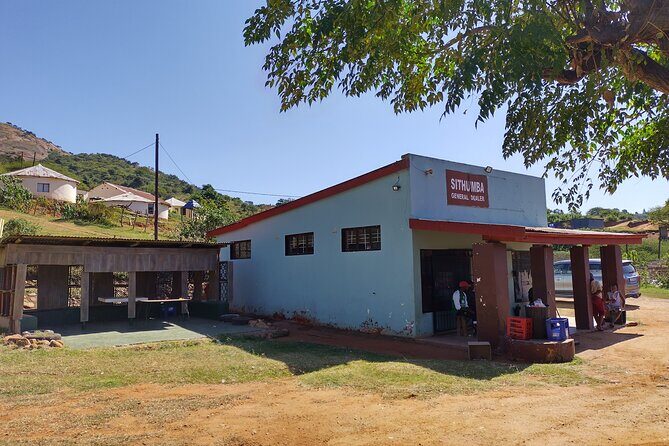 Zulu Cultural Experience - Tour to the village of iSithumba and PheZulu - Phezulu Safari Park and the Zulu dance show